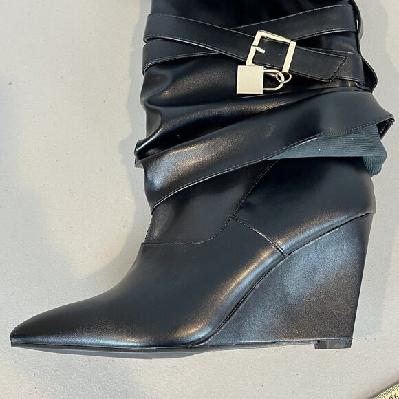 Yoki Black Wedge Mid Calf Boots Gold Lock Charm Size 6 - Picture 14 of 15